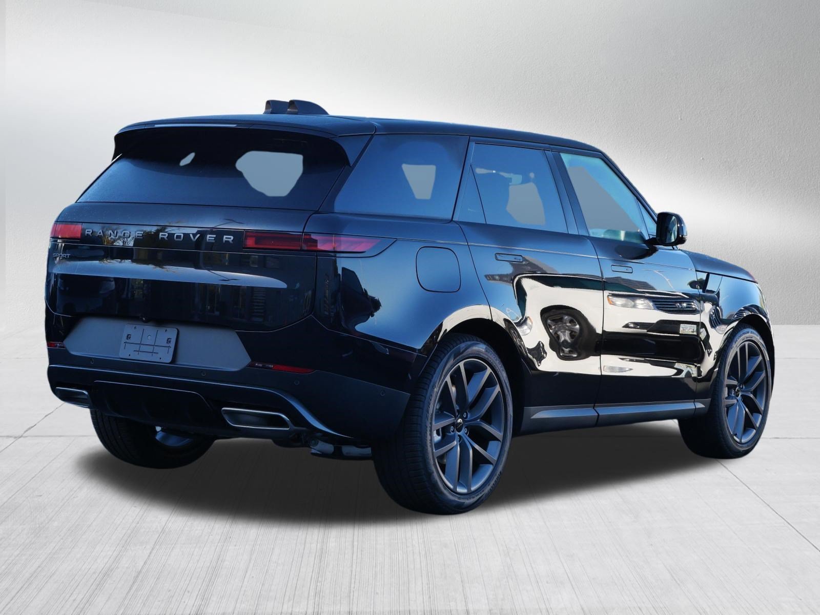 New 2027 Santorini Black Land Rover SE image 2