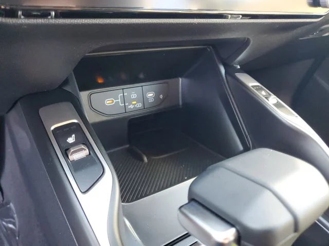 2025 Kia Sorento S - Photo 19