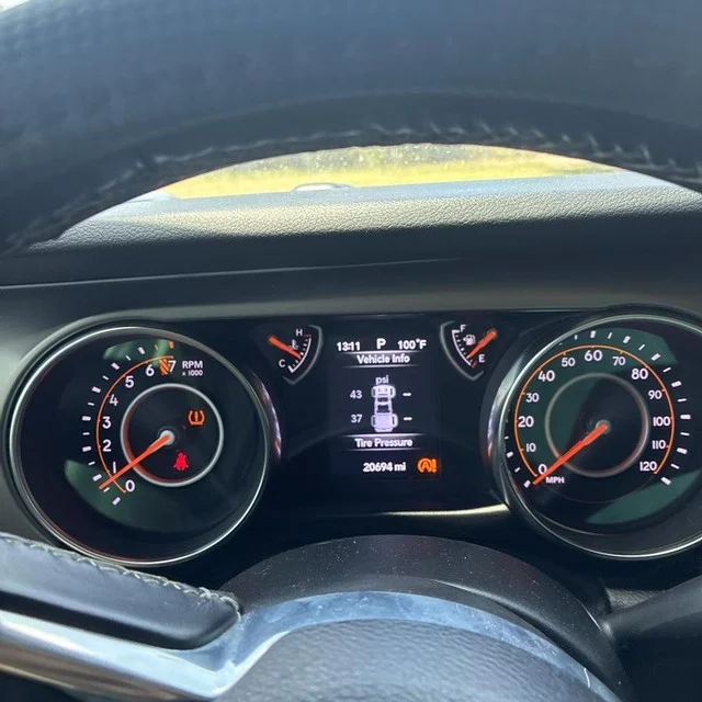 Used 2020 GRAY Jeep Sport S image 12