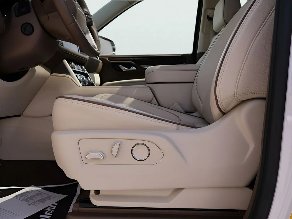 Used 2023 White Frost Tricoat GMC Denali image 38