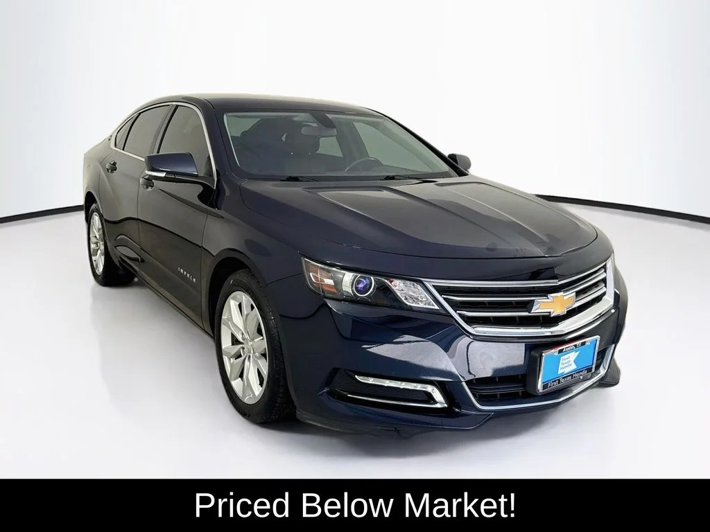 Used 2018 Blue Velvet Metallic Chevrolet LT image 1