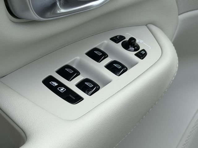 Used 2024 White Volvo Ultimate image 17
