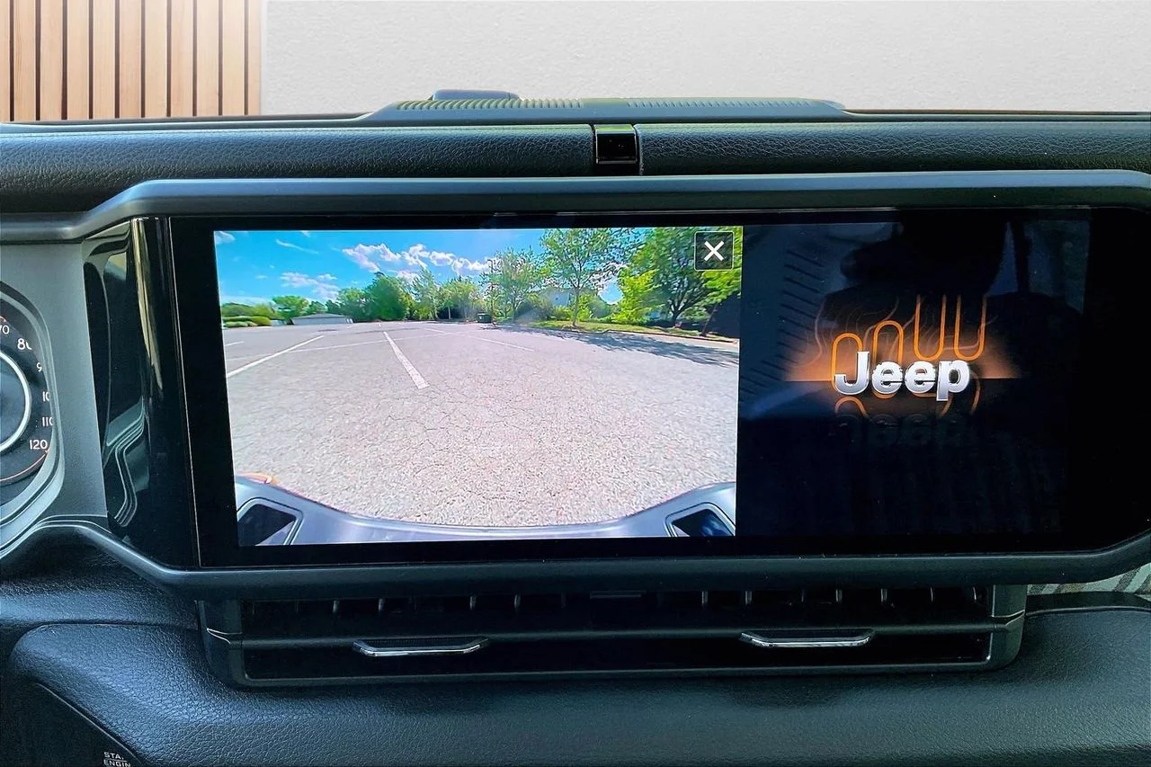 New 2026 Black Clear-Coat Exterior Paint Jeep 85th Anniversary Edition image 14