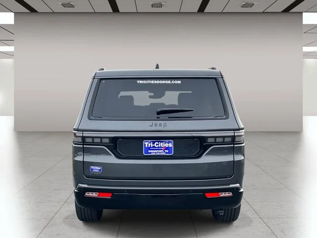 New 2026 Baltic-Gray Metallic Clear-Coat Exterior Paint Jeep Limited Altitude image 4