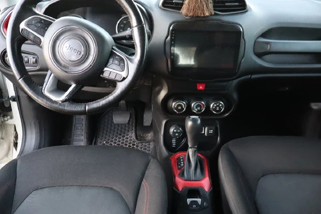 Used 2016 Alpine White Jeep Trailhawk image 8