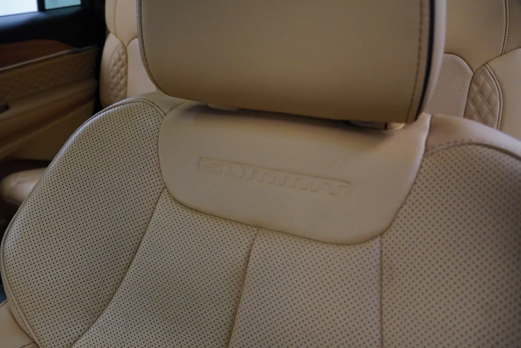 Used 2024 White Jeep Summit Reserve image 23