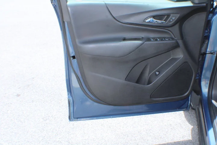 Used 2024 Lakeshore Blue Metallic Chevrolet LT image 6