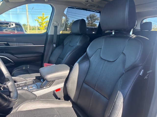 Used 2024 Silver Kia SX image 13
