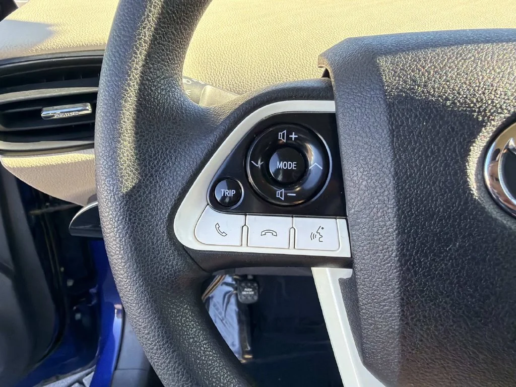 Used 2018 Blue Toyota Two image 17