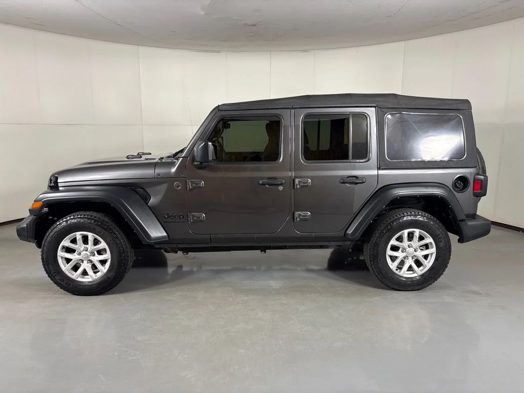 Used 2023 Gray Jeep Sport S image 5