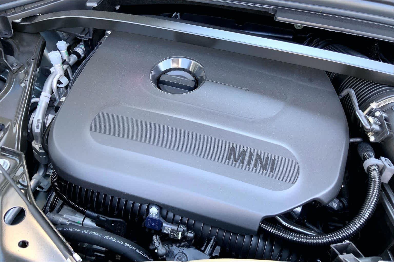 New 2027 Smokey Green Metallic MINI Iconic image 17