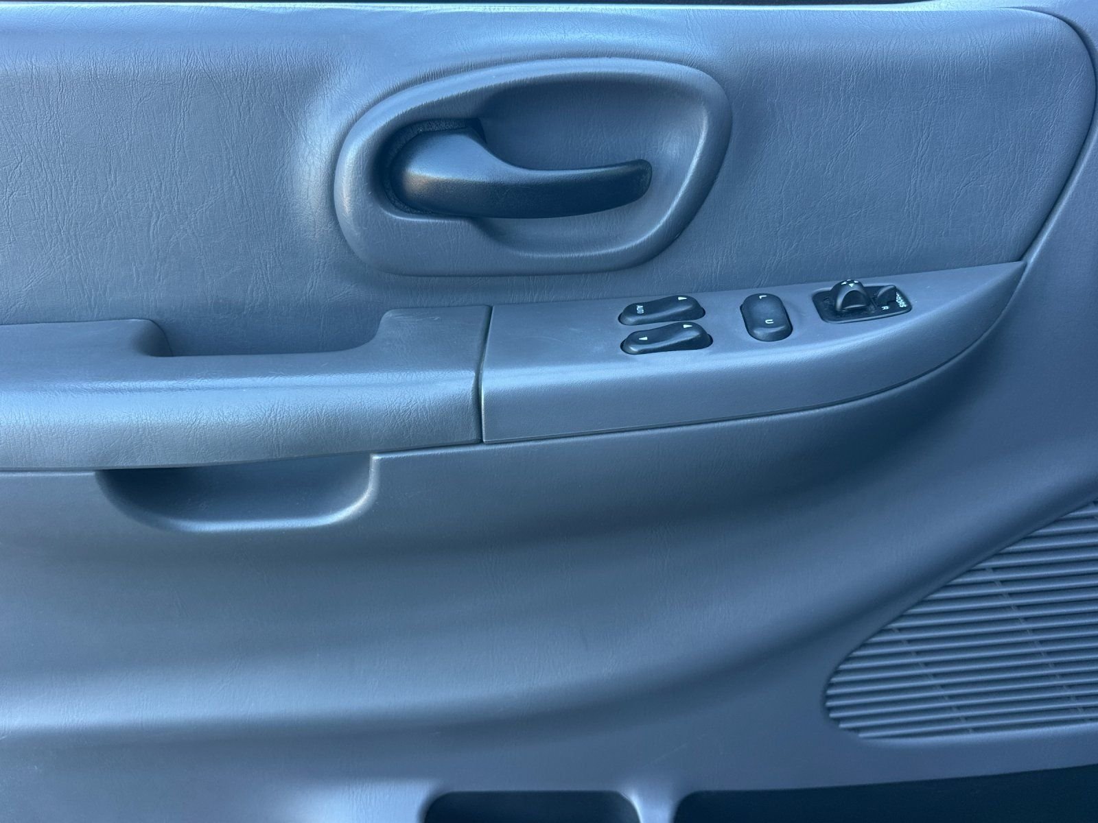 Used 2001 Island Blue Clearcoat Metallic Ford XLT image 10