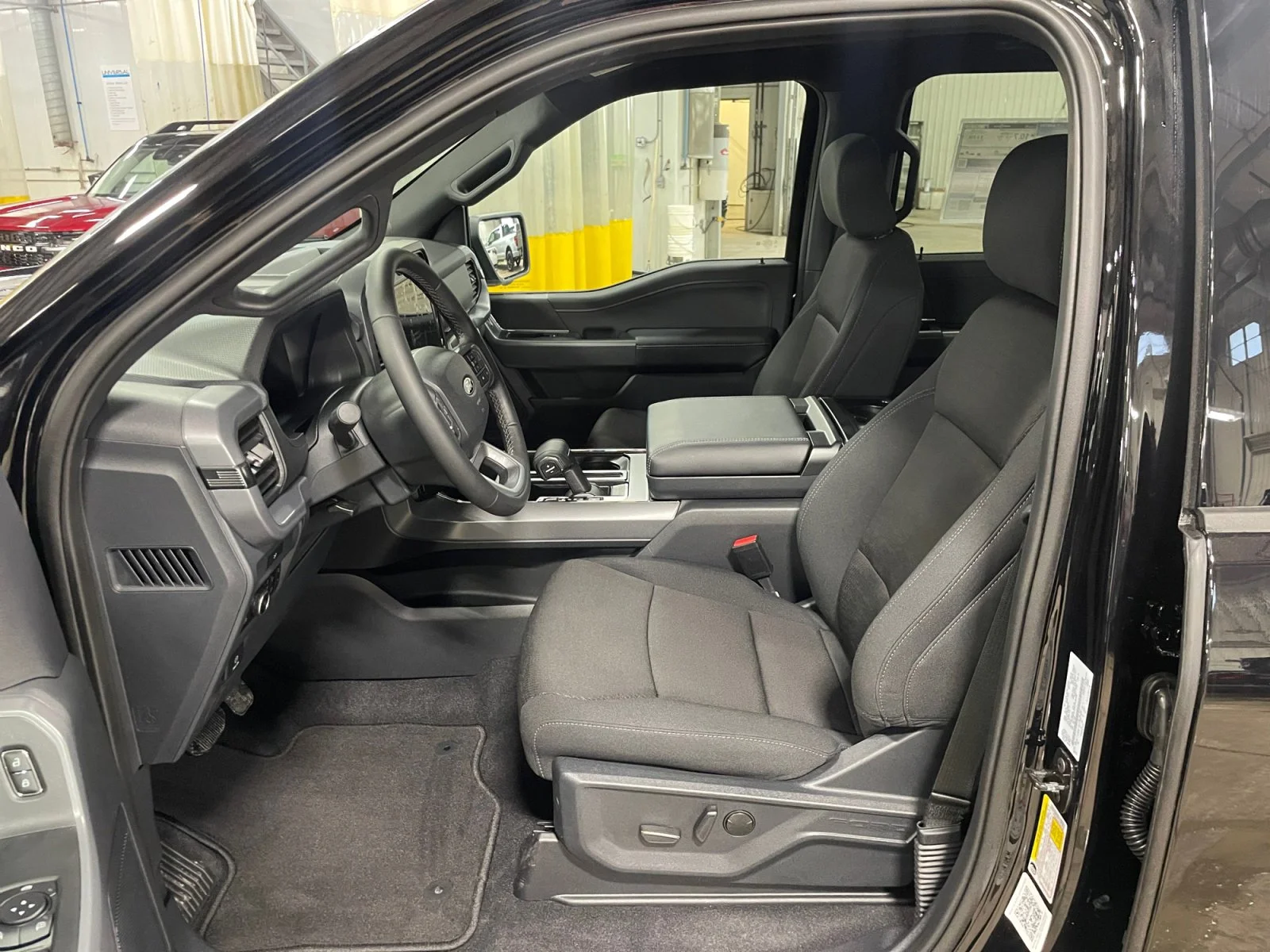 New 2026 Agate Black Metallic Ford XLT image 19