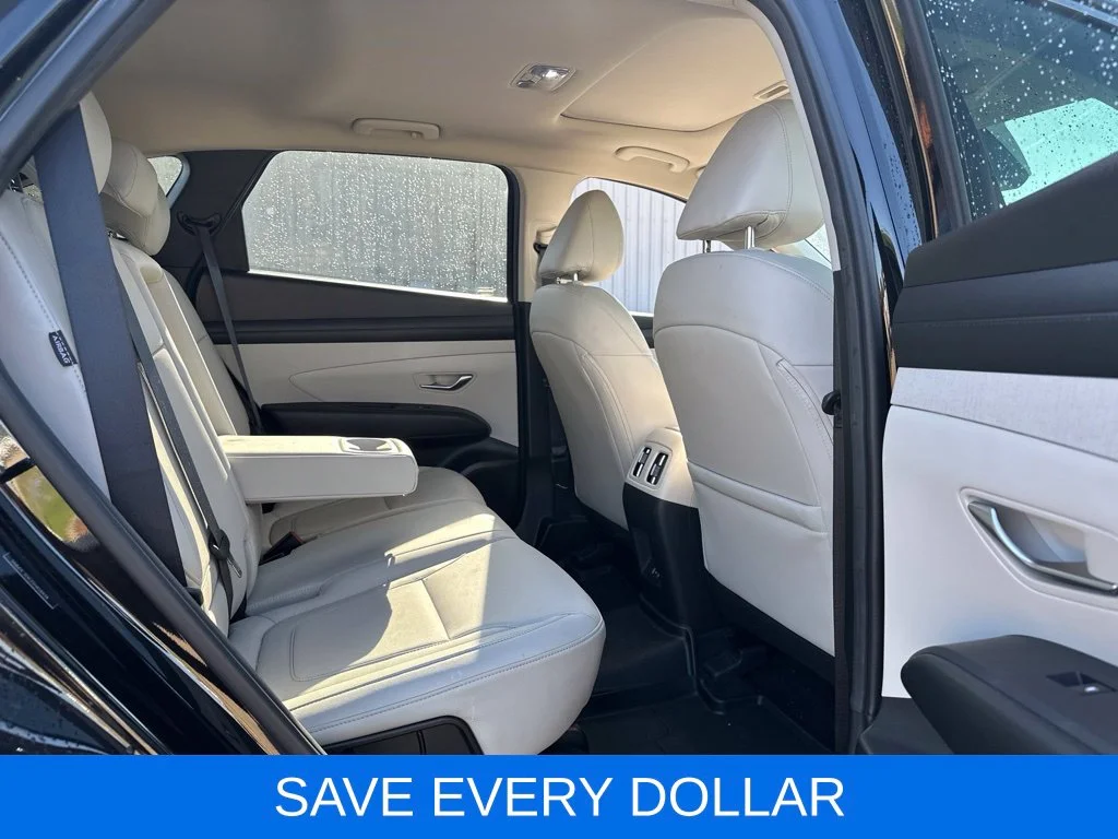 Used 2025 Black Hyundai SEL Convenience image 18