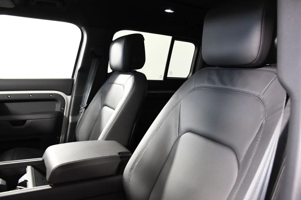 New 2026 Borasco Grey Land Rover X-Dynamic SE image 17