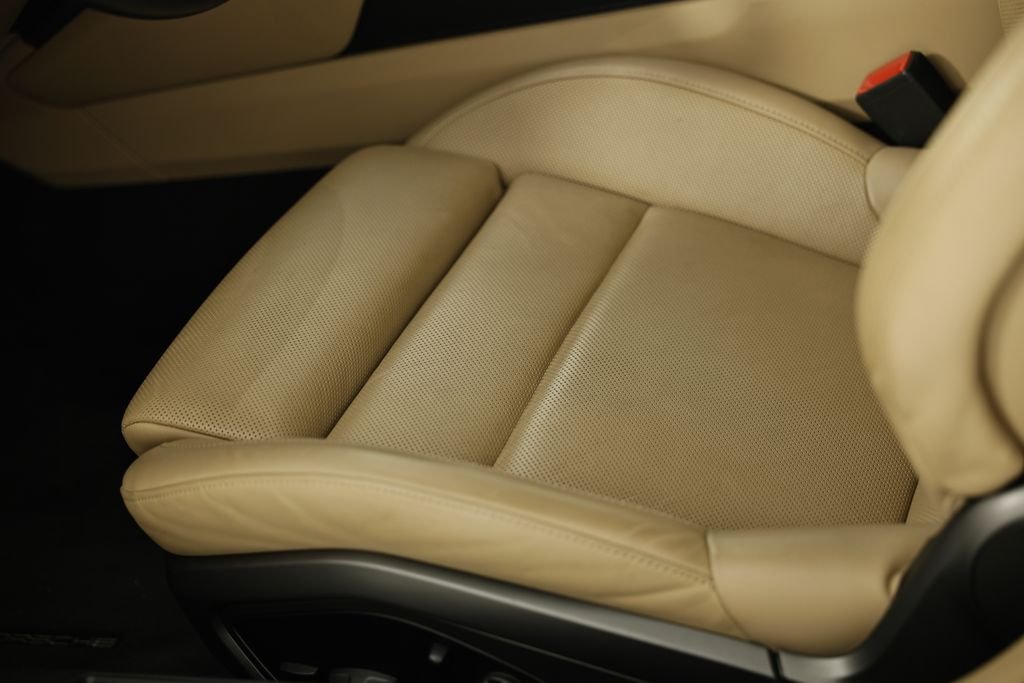 Used 2020 White Porsche Carrera 4S image 26