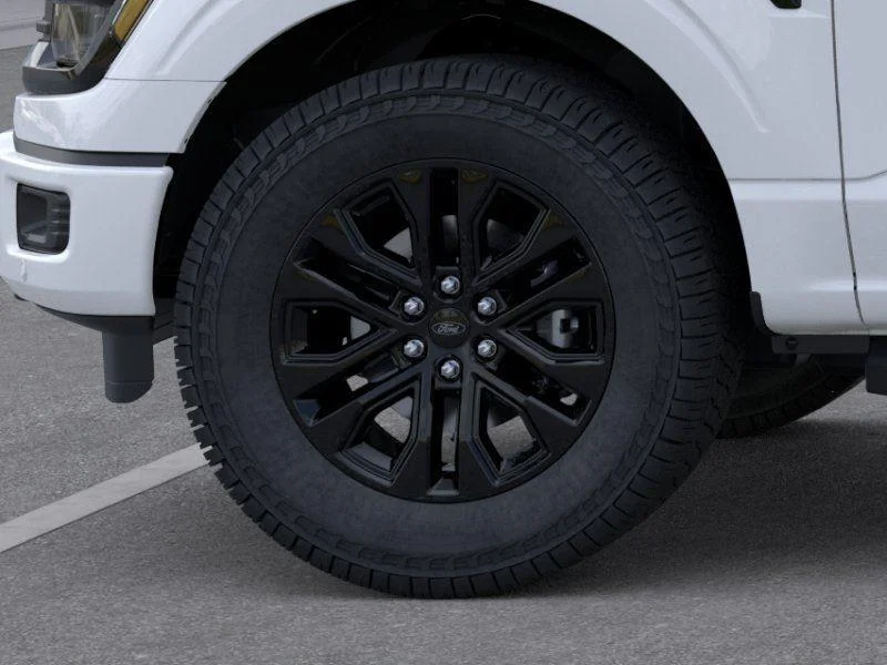 New 2026 Oxford White FORD XLT image 19