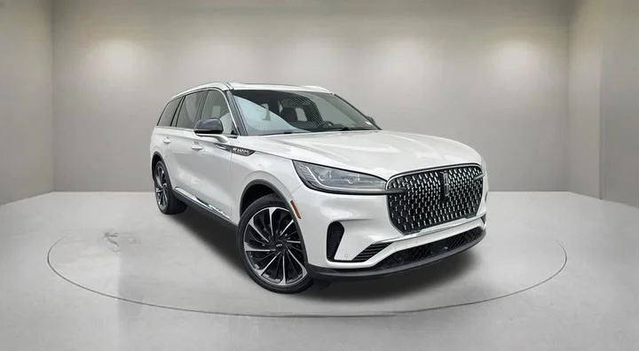 2025 Lincoln Aviator Reserve AWD's photo