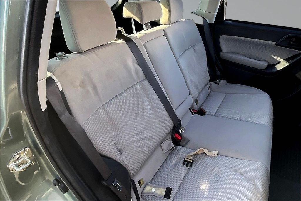 Used 2018 Green Subaru 2.5i Premium image 21