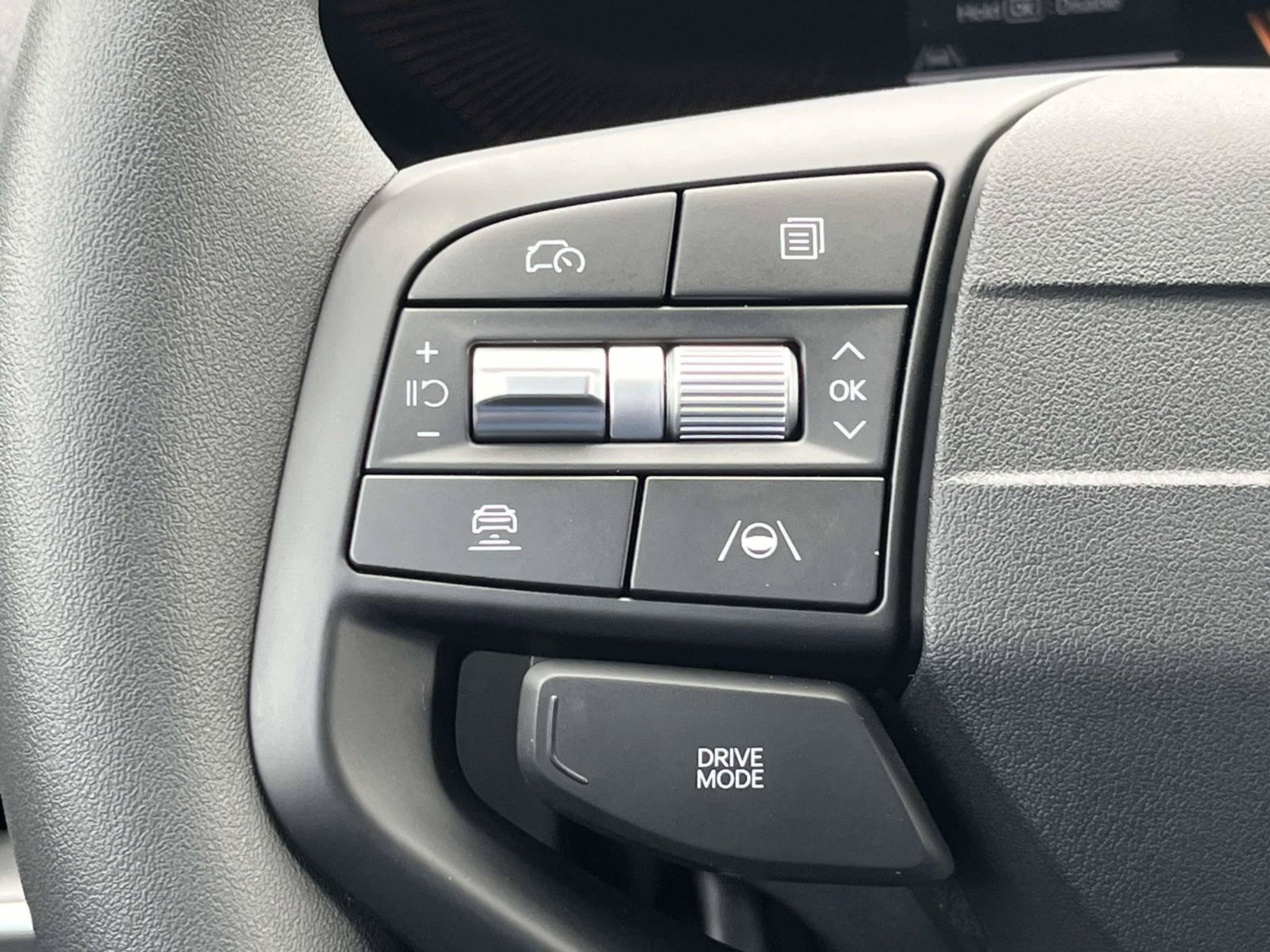 New 2026 Snow White Pearl Kia LXS image 26