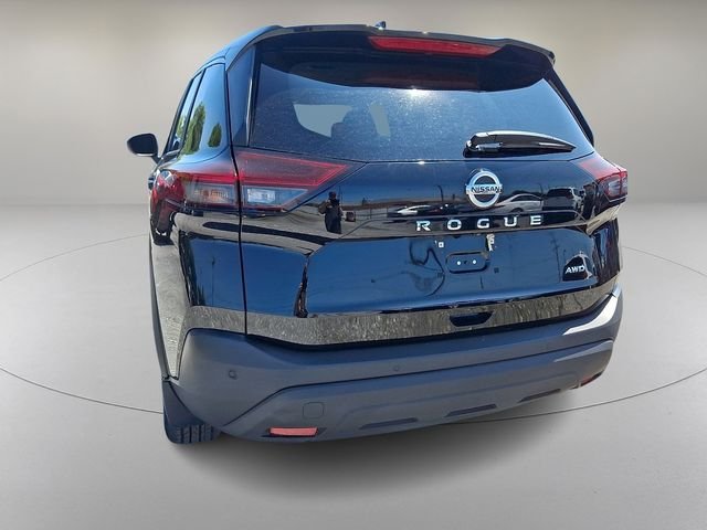Used 2021 Black Nissan S image 8