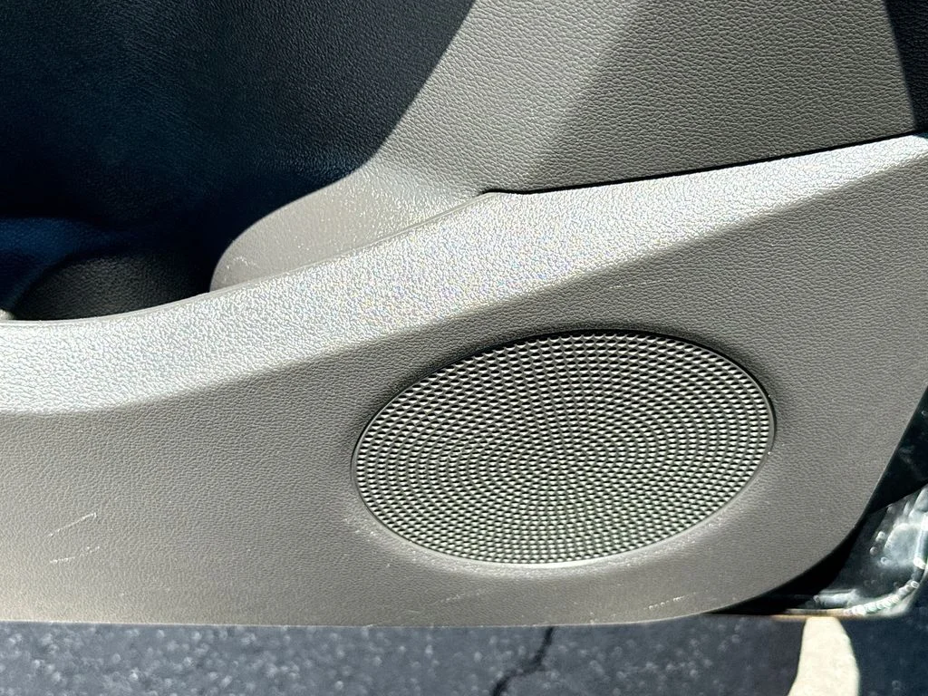 Used 2018 Black Ford SE image 19