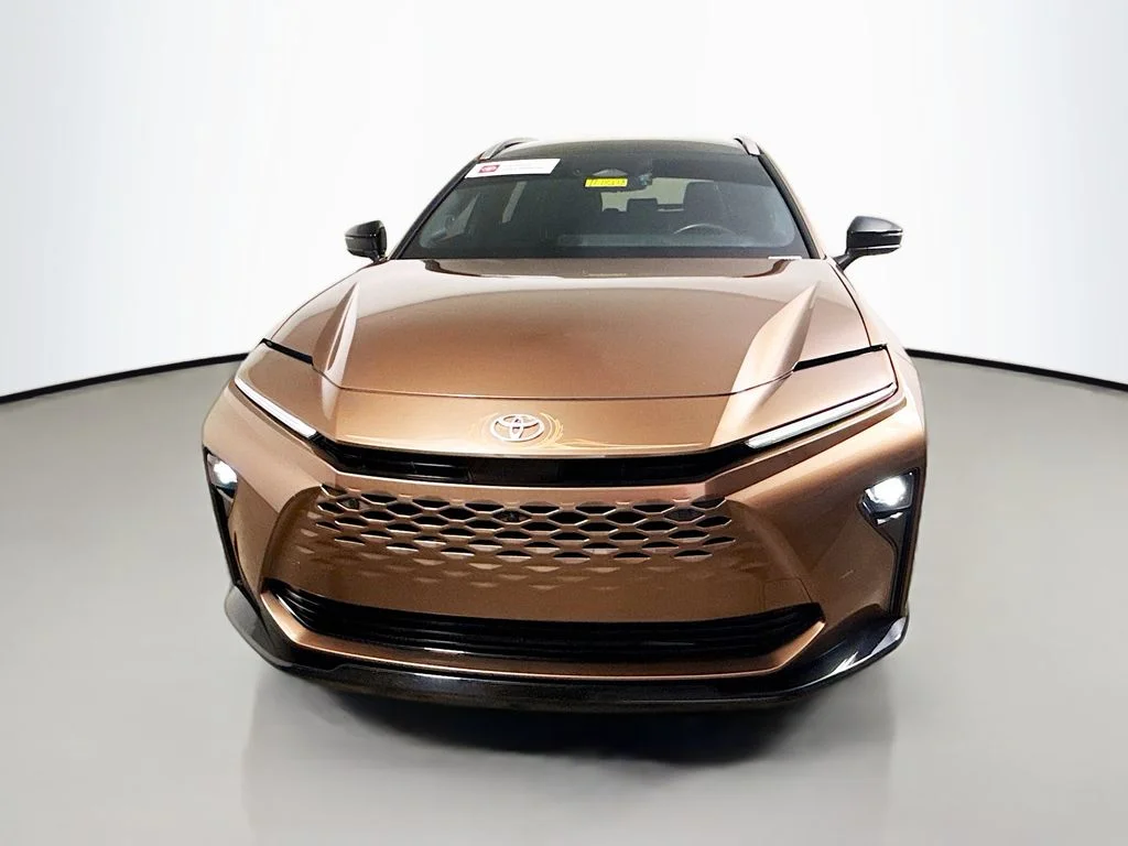Certified Used 2025 Bronze Age Toyota Limited image 2