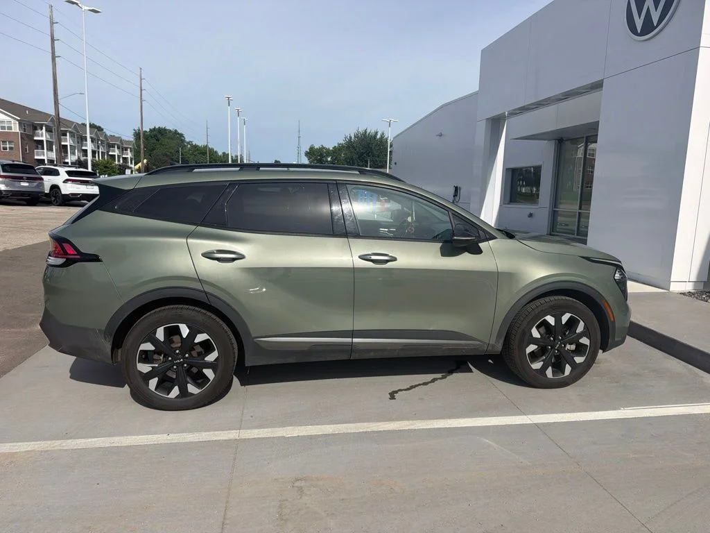 Used 2023 Green Kia X-Line image 6
