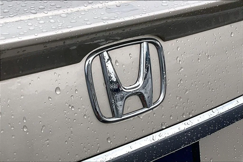 Used 2013 Beige Honda Sport image 7