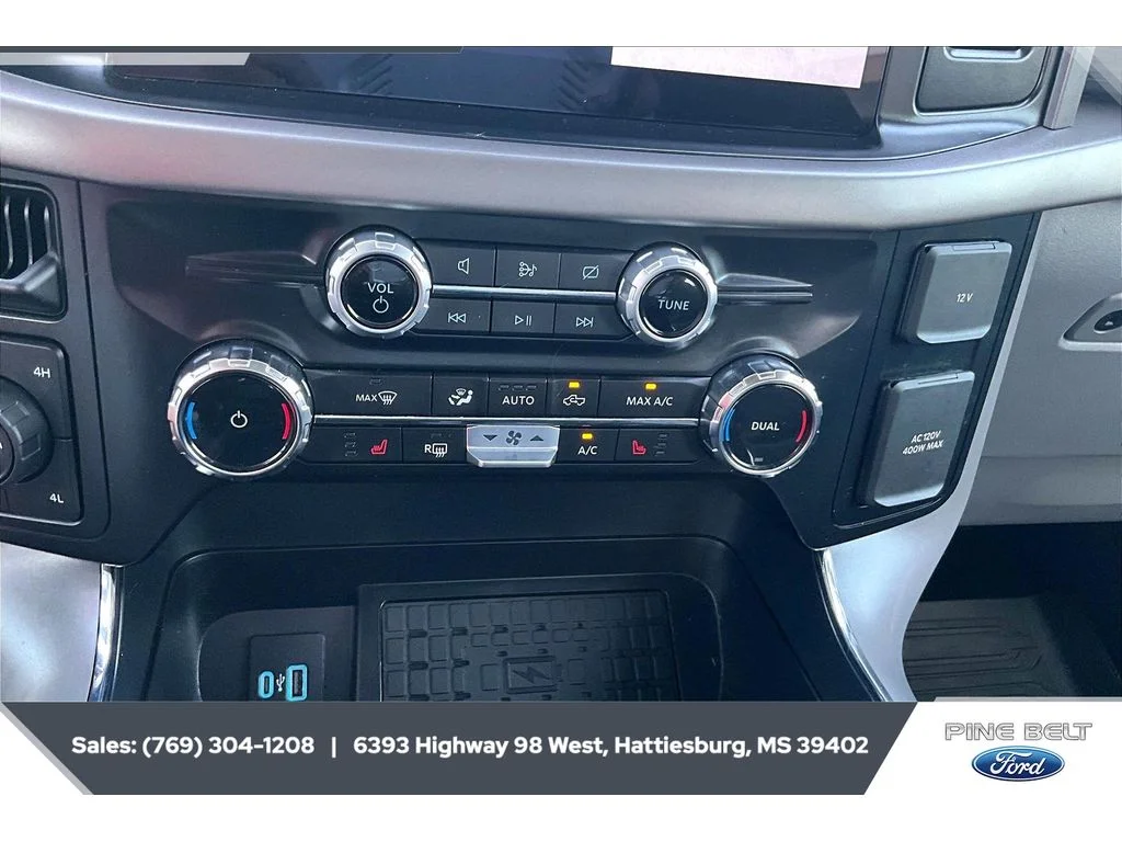 Used 2024 Atlas Blue Metallic Ford XLT image 24