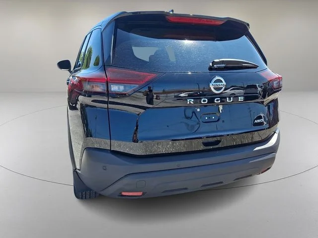 Used 2021 Black Nissan S image 8