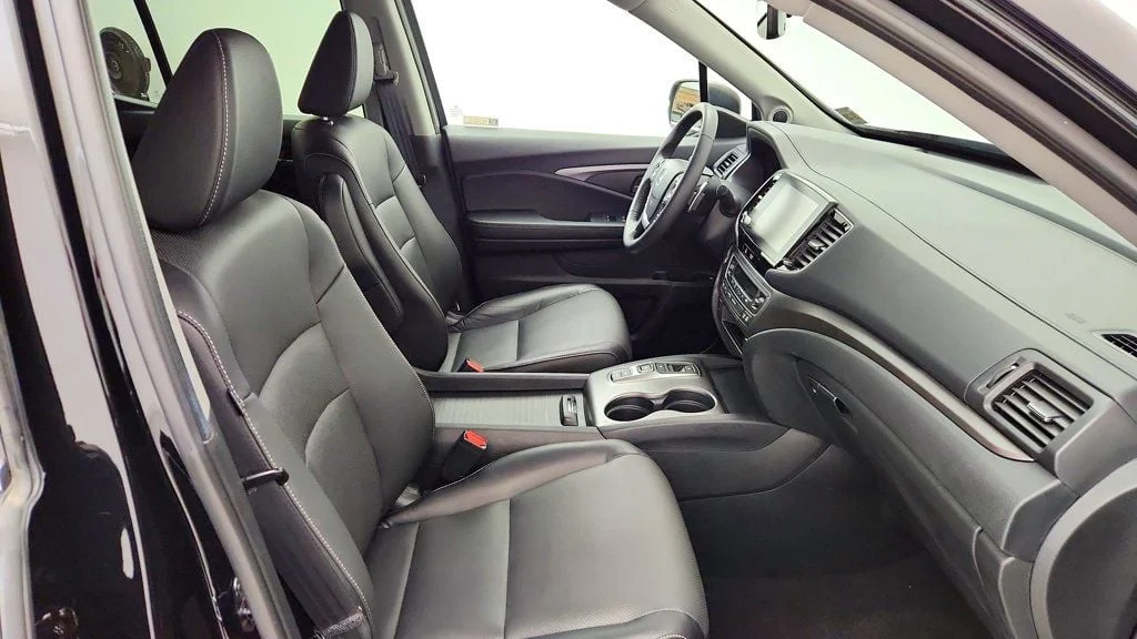 Used 2023 Crystal Black Pearl Honda RTL AWD image 23