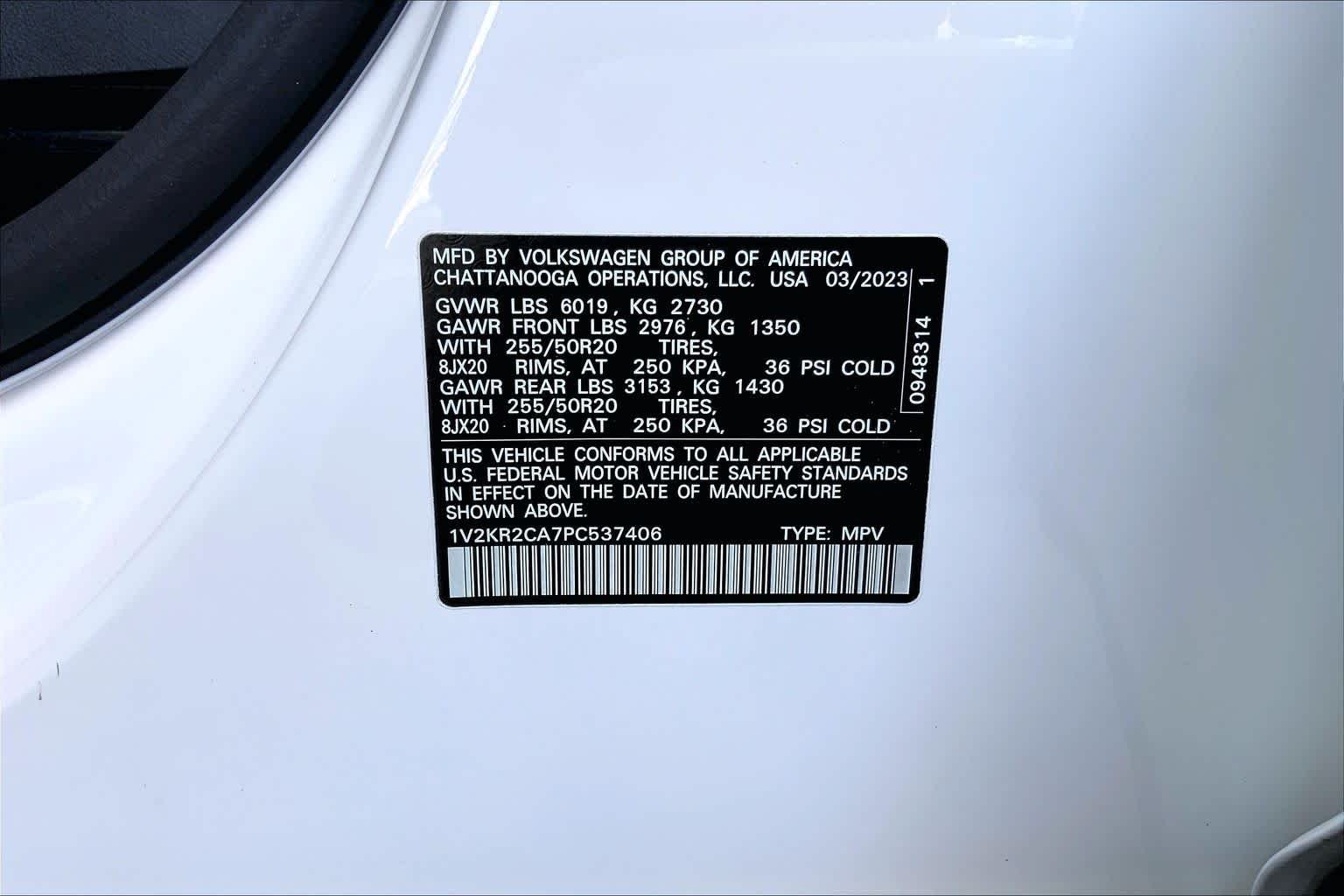 Used 2023 Pure White Volkswagen 3.6L V6 SE w/Technology image 34