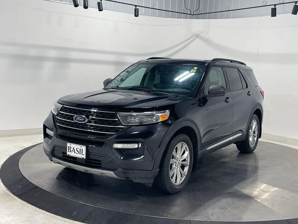 Used 2021 Black Ford XLT image 8