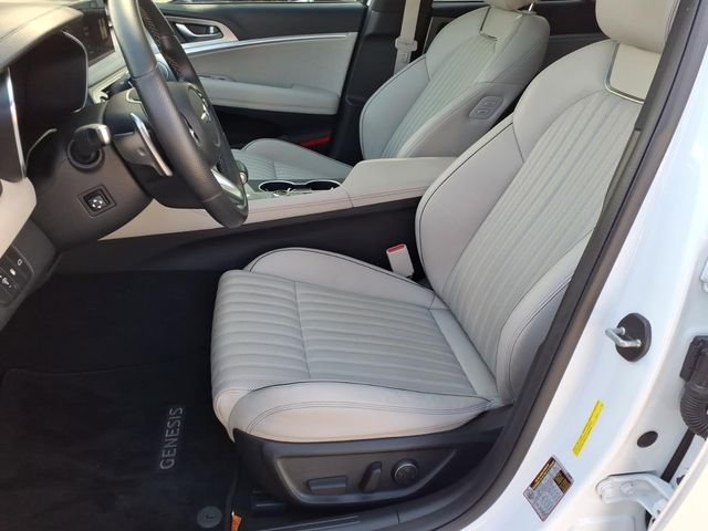 Used 2023 White Genesis 2.0T image 12
