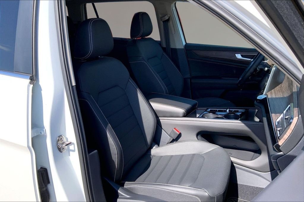 New 2026 Opal White Pearl Volkswagen 2.0T SEL image 11