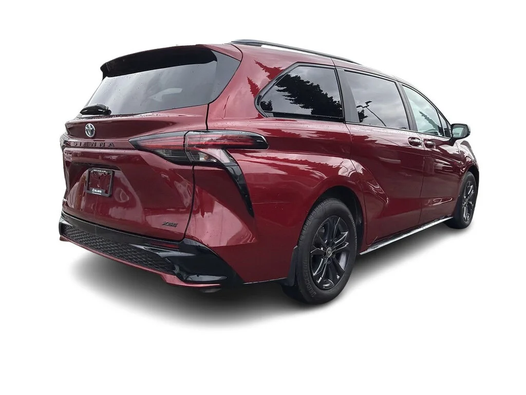 Used 2025  Toyota Sienna XSE AWD 7-Pass Dilawri Certified image 14