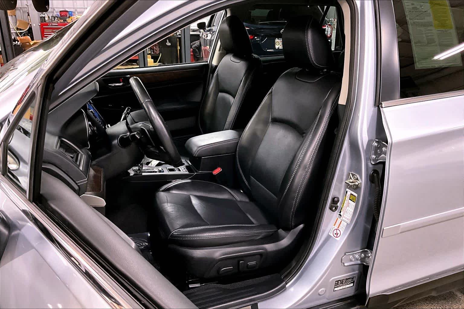 Used 2019 Ice Silver Metallic Subaru Limited image 8