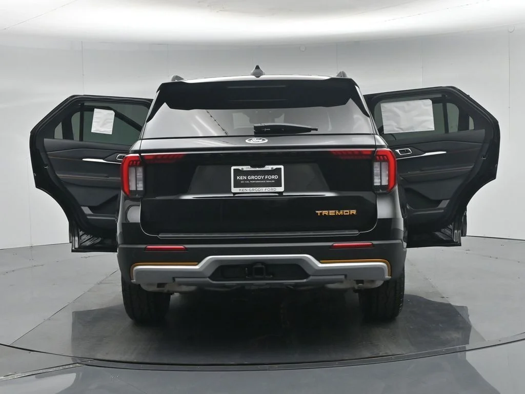 New 2026 Agate Black Metallic Ford Tremor image 34