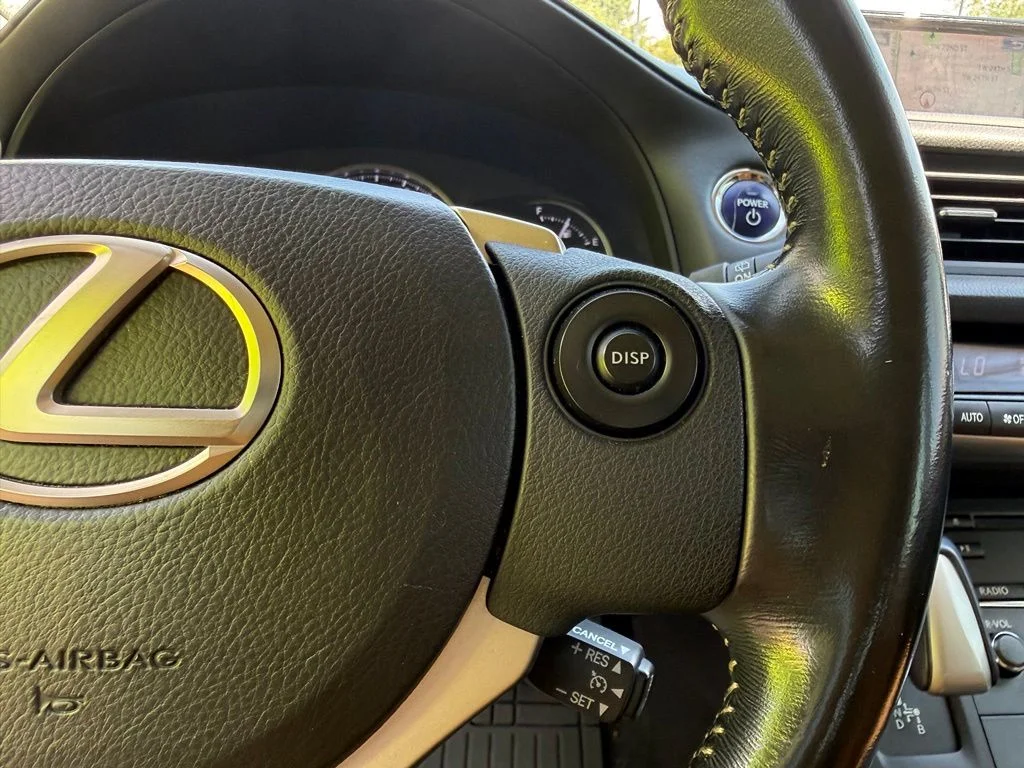 Used 2016 Pearl Lexus 200h image 12
