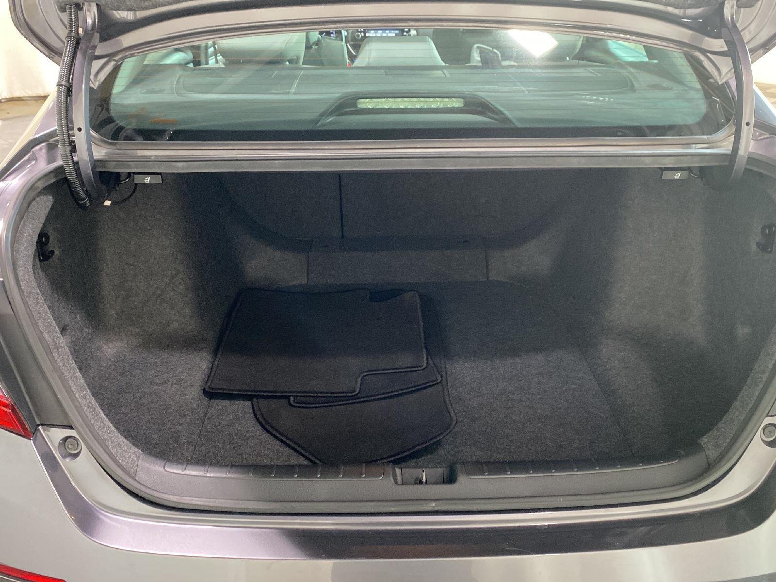 Used 2018 Modern Steel Metallic Honda Touring image 15