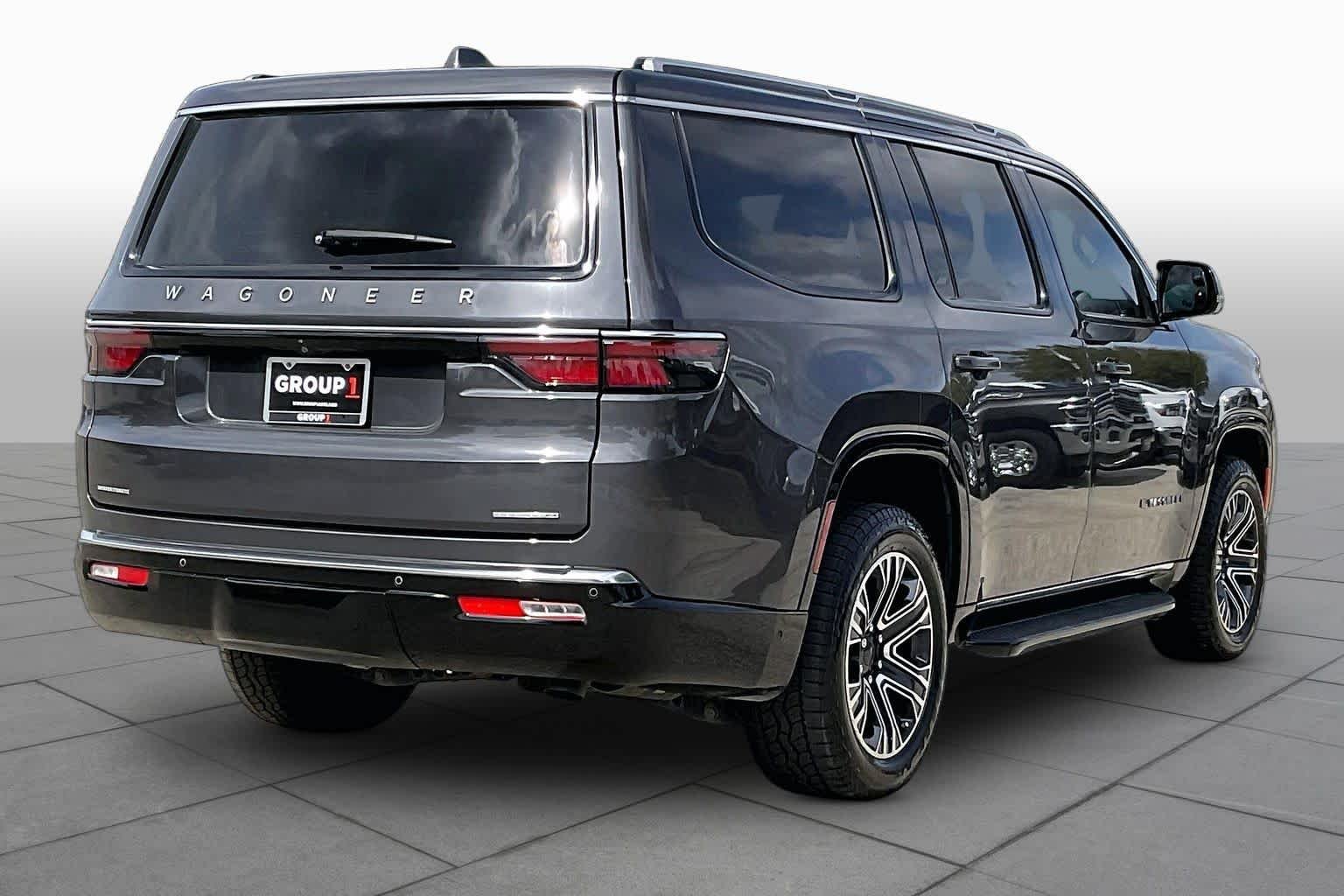 Used 2022 Baltic Gray Metallic Clearcoat Jeep Series III image 13