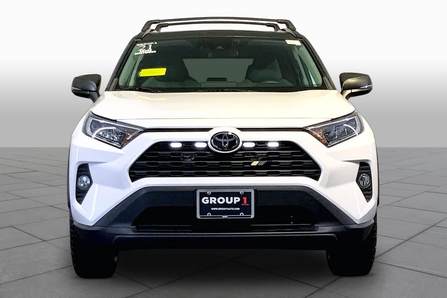 Used 2021 Super White Toyota XLE image 4