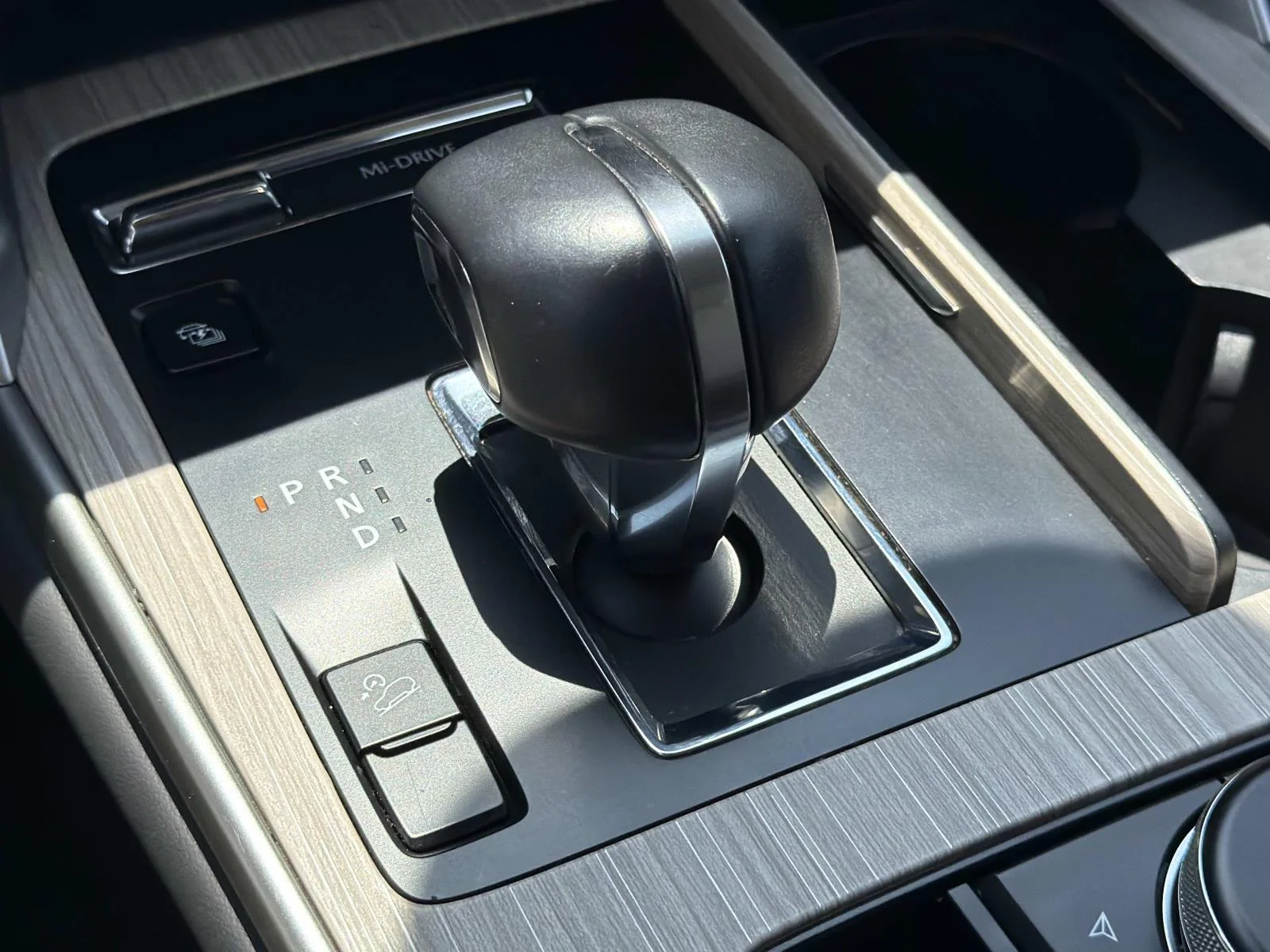Used 2024 DEEP CRYSTAL BL Mazda Preferred AWD image 11