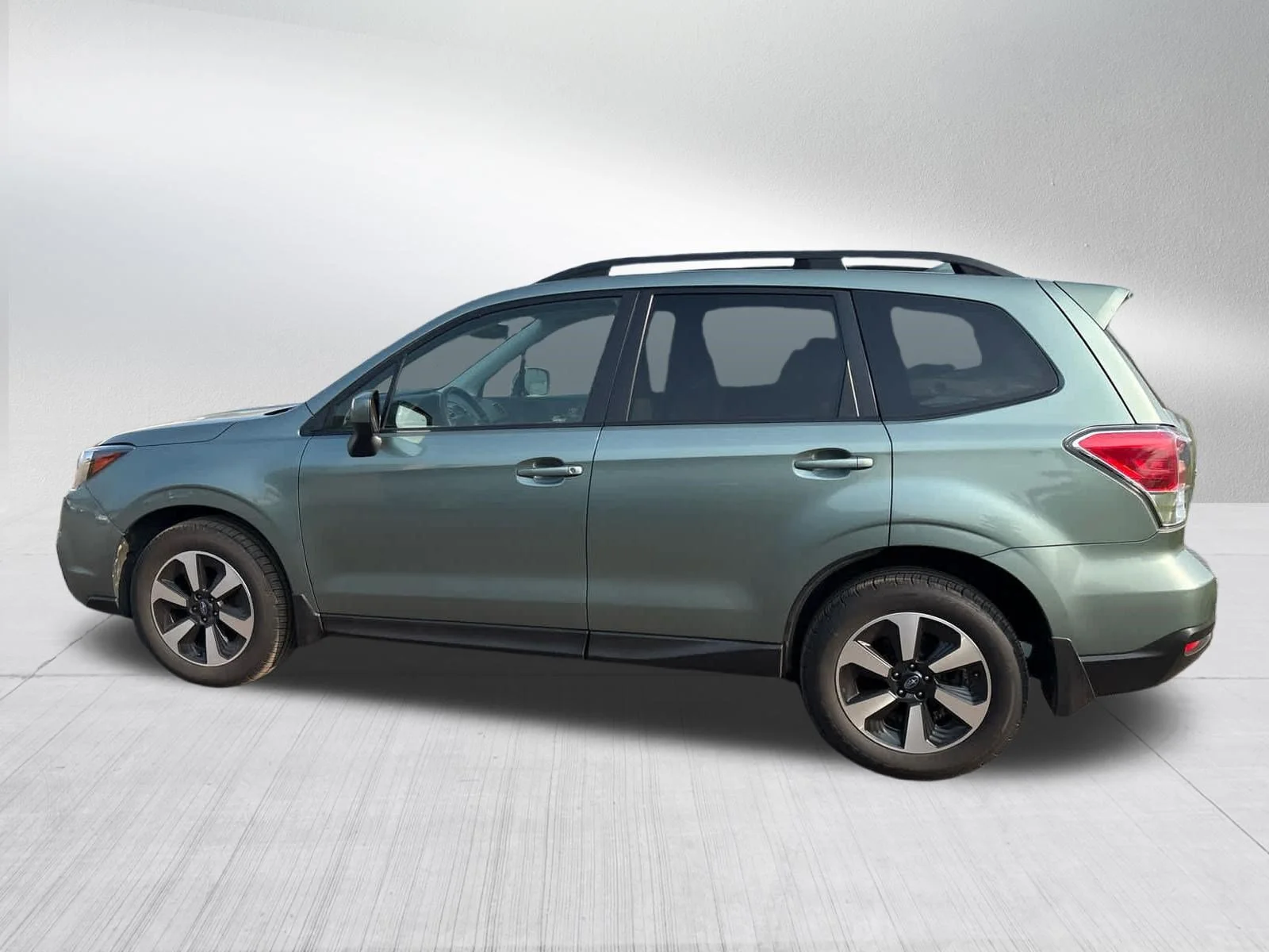 Used 2017 Jasmine Green Metallic Subaru Premium image 16