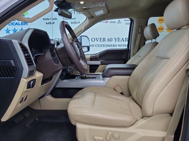 Used 2020 White Ford Lariat image 8