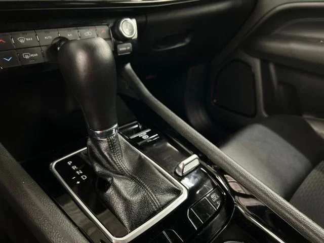 Used 2025 Silver Jeep Latitude image 19