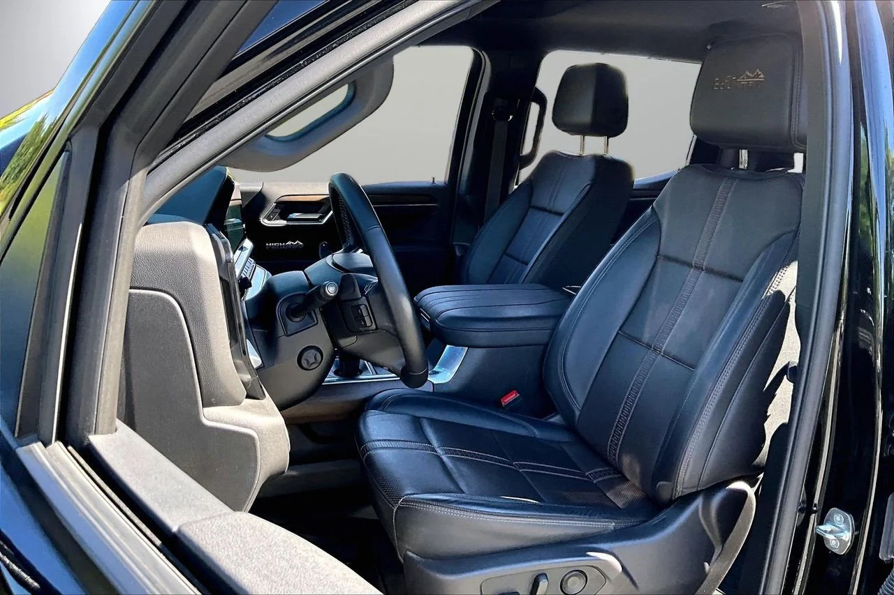 Used 2024 Black Chevrolet High Country image 20