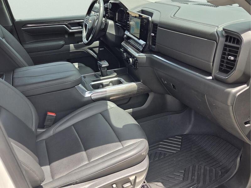 Used 2025 Pearl CHEVROLET 4WD CREW CAB 147" LTZ image 18