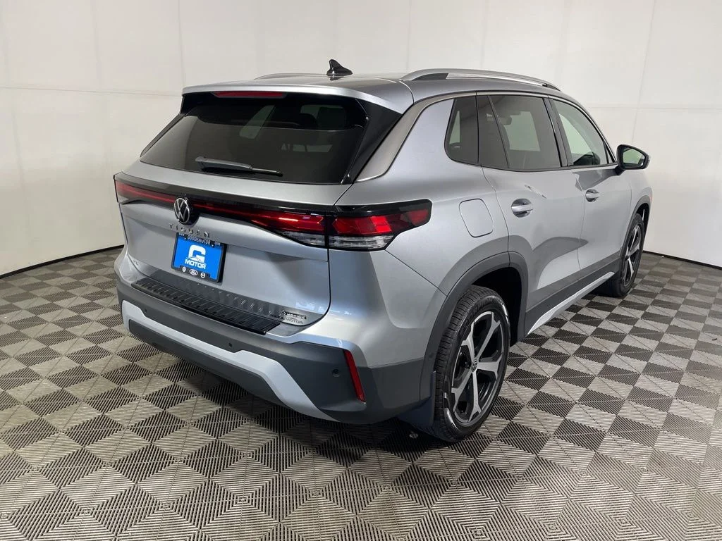 New 2026 Silver Volkswagen 2.0T SE image 7
